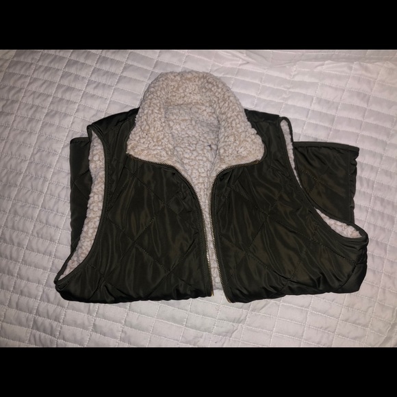 Vest - Picture 3 of 3